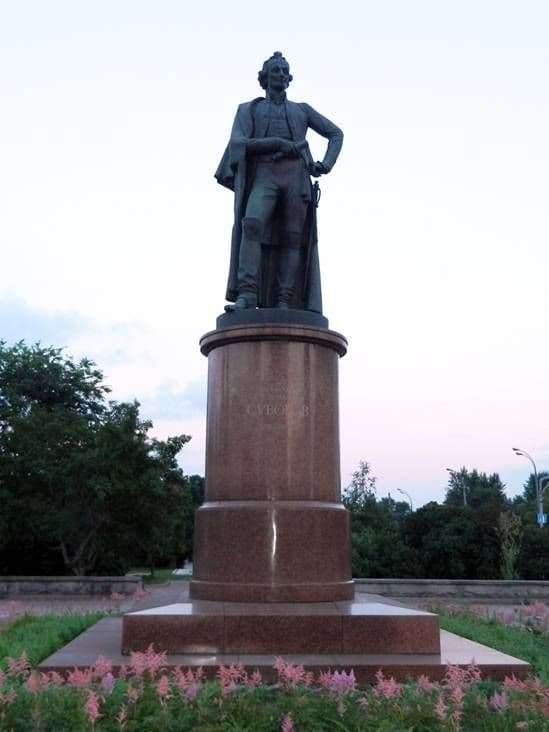 Description of the monument to Alexander Suvorov in Moscow