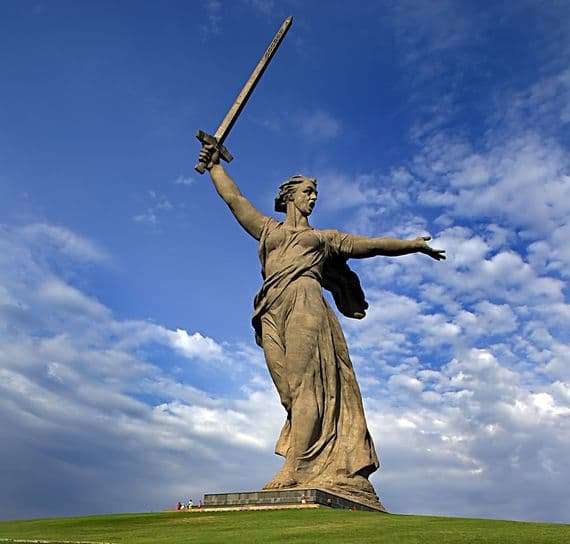 Description of the monument sculpture Motherland Calls in Volgograd