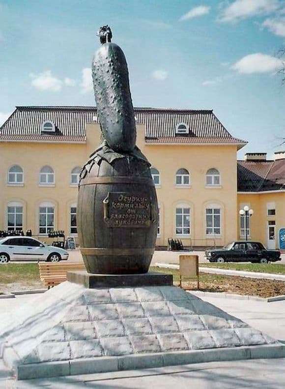 Description of the monument to cucumber in Lukhovitsy