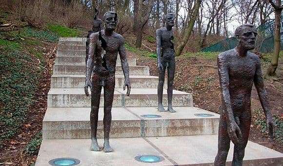 Description of the monument to the victims of communism in Prague